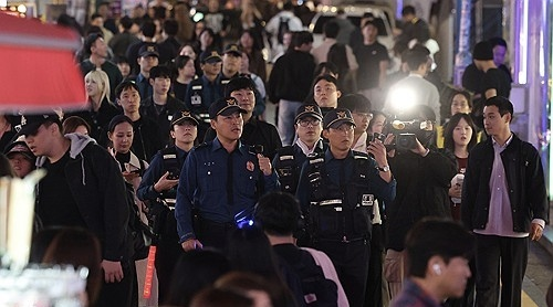 韩警方严打万圣节期间售卖及穿警服行为，梨泰院踩踏事故曾因民众装扮成警察致应对迟缓-第1张图片-茶世界